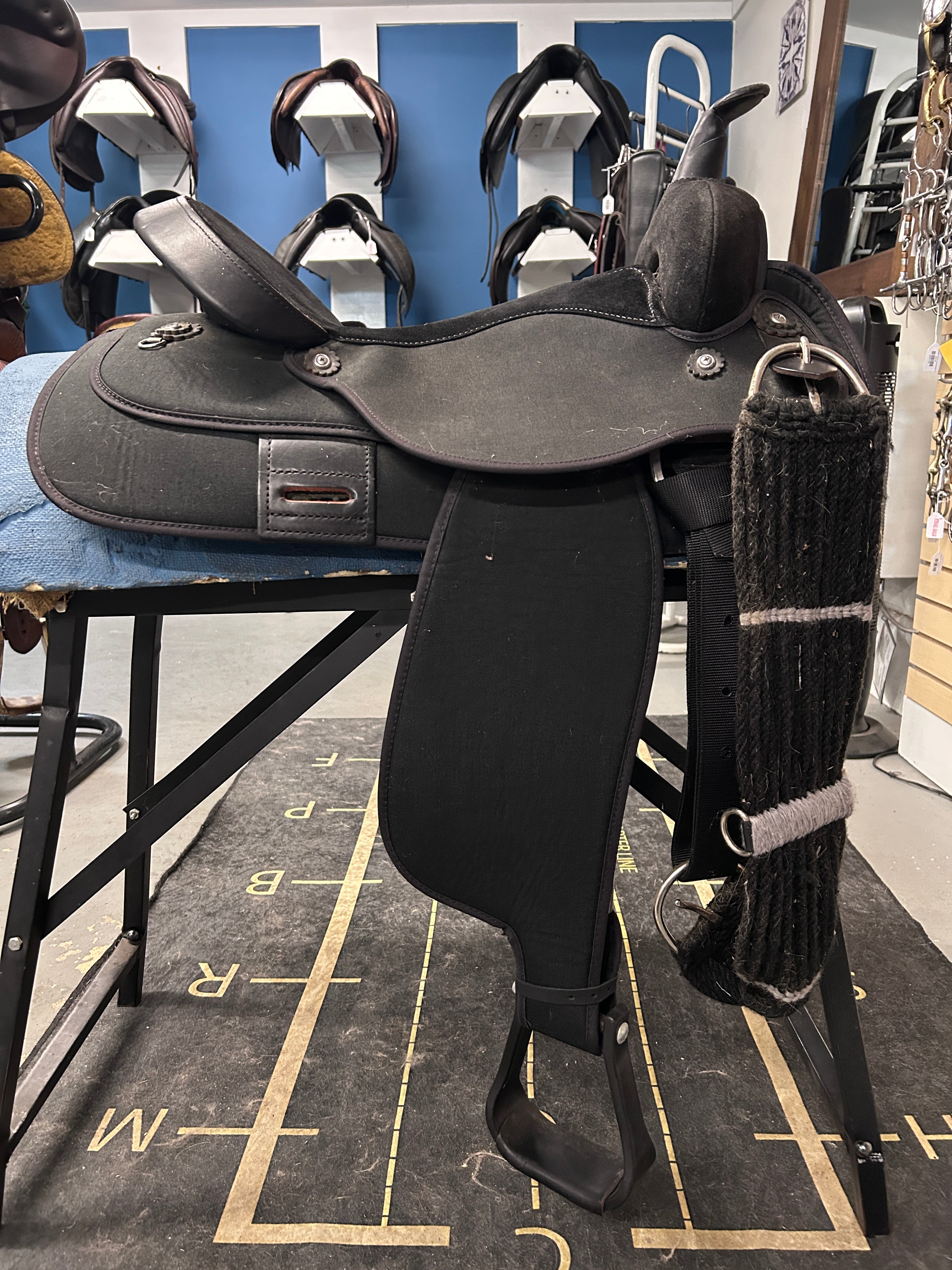 17" Circle Y Condura Trail Saddle-Saddle-Consignment-Evolution Equestrian Co.