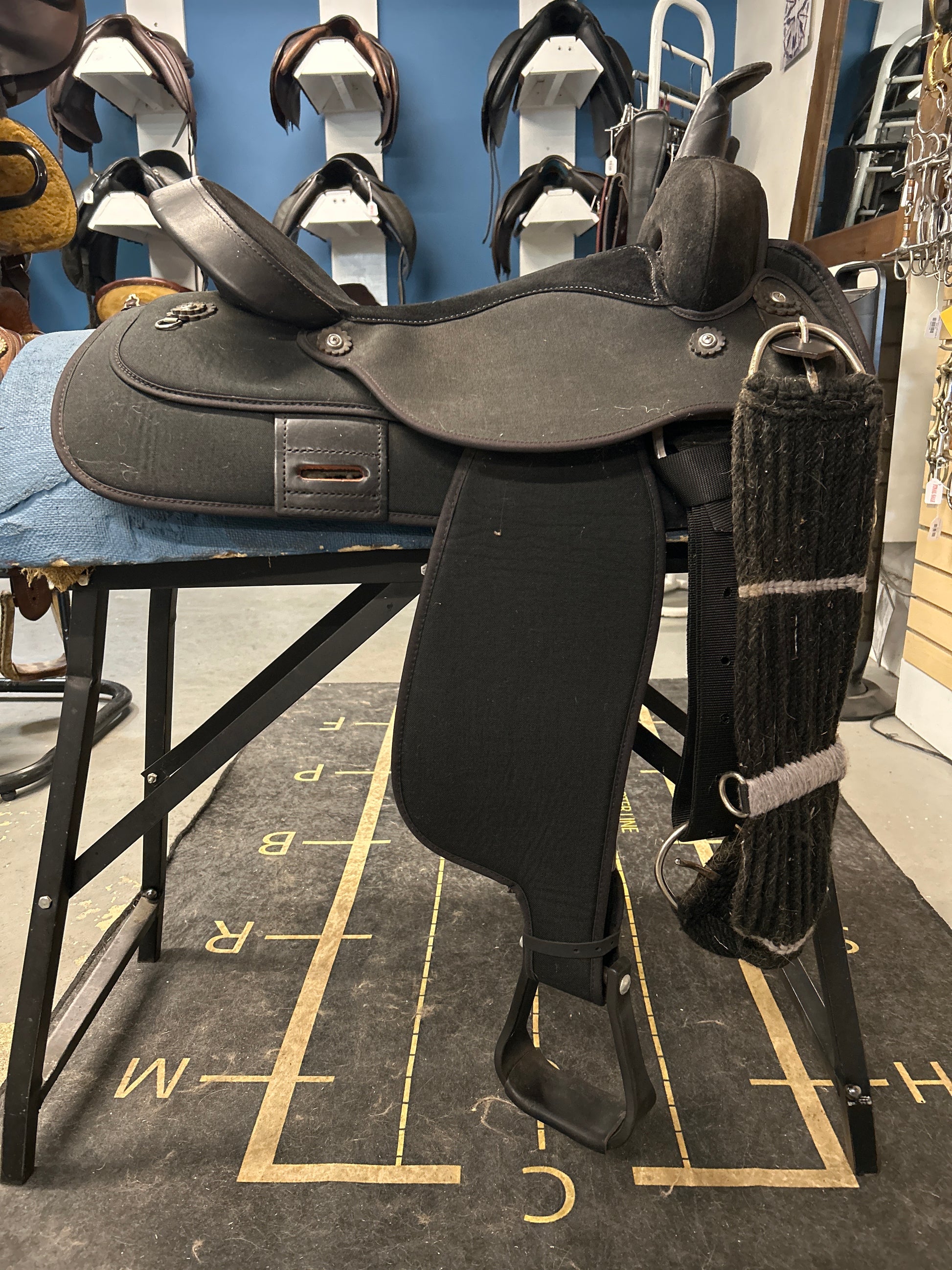 17" Circle Y Condura Trail Saddle-Saddle-Consignment-Evolution Equestrian Co.