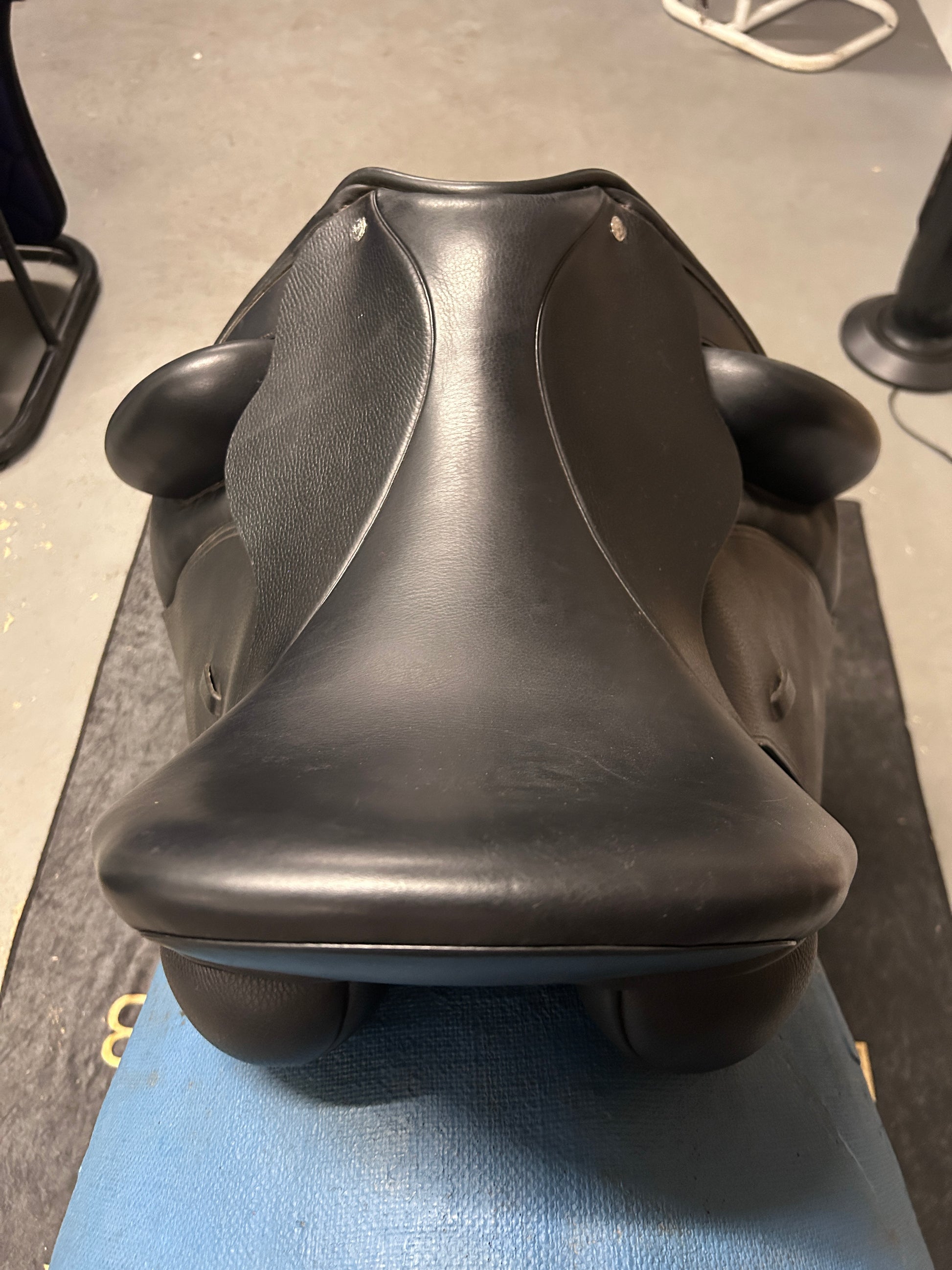 17" Custom Signature Solo Dressage Saddle-Saddle-Consignment-Evolution Equestrian Co.