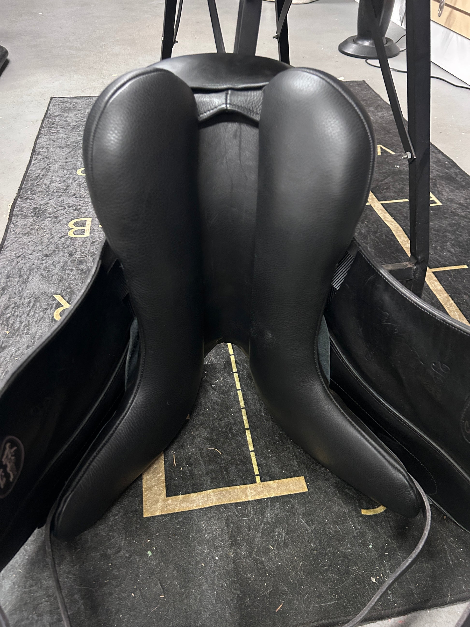 17" Custom Signature Solo Dressage Saddle-Saddle-Consignment-Evolution Equestrian Co.