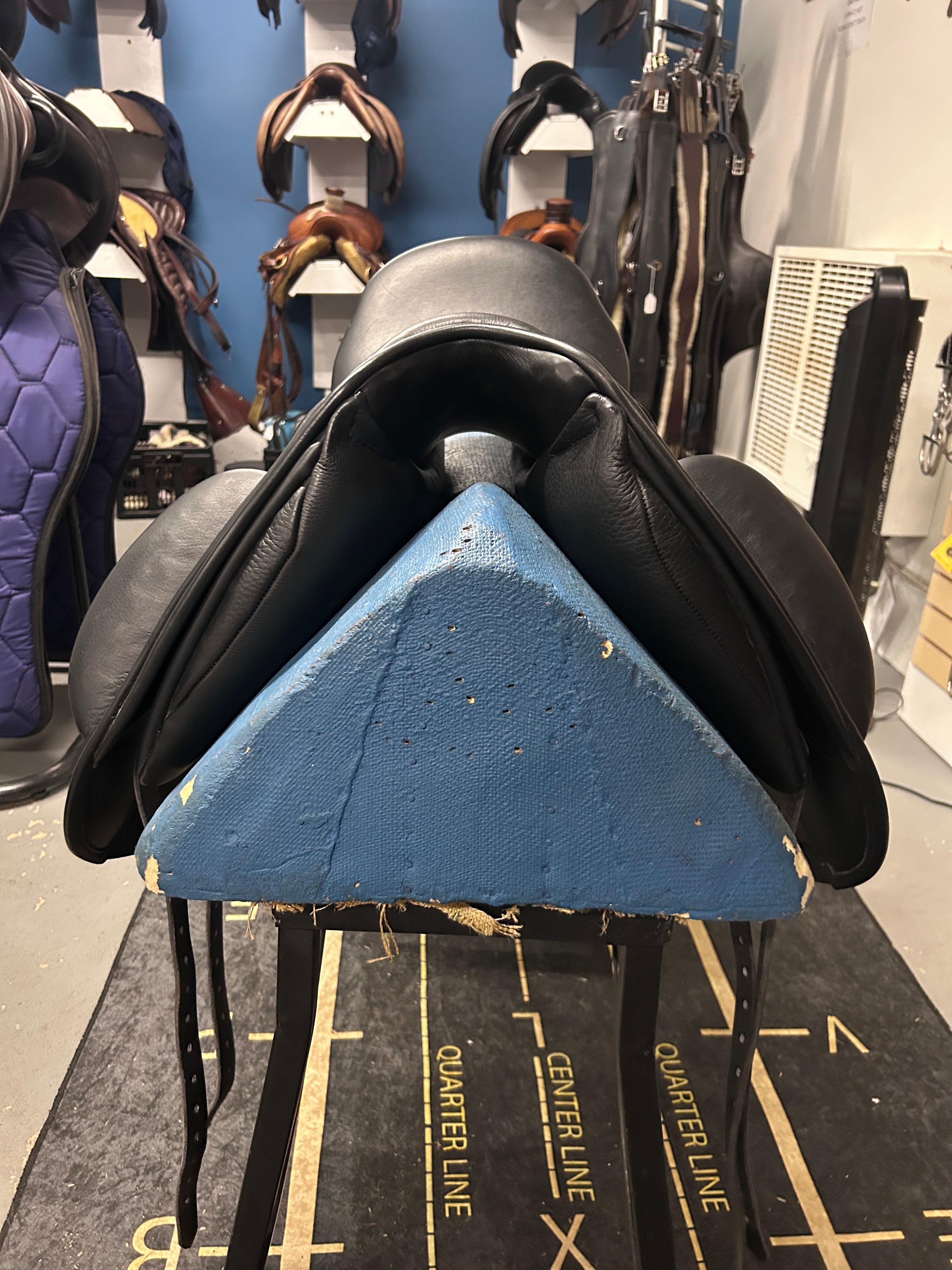 17" Custom Signature Solo Dressage Saddle-Saddle-Consignment-Evolution Equestrian Co.