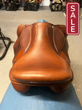 Load image into Gallery viewer, 17&quot; Frank Baines Edessa-Saddle-Consignment-Evolution Equestrian Co.
