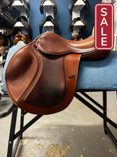 Load image into Gallery viewer, 17&quot; Frank Baines Edessa-Saddle-Consignment-Evolution Equestrian Co.
