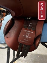 Load image into Gallery viewer, 17&quot; Frank Baines Edessa-Saddle-Consignment-Evolution Equestrian Co.
