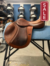 Load image into Gallery viewer, 17&quot; Frank Baines Edessa-Saddle-Consignment-Evolution Equestrian Co.
