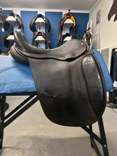 Load image into Gallery viewer, 17&quot; Lovatt &amp; Ricketts Dressage Saddle-Saddles-Consignment-Evolution Equestrian Co.
