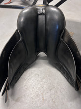 Load image into Gallery viewer, 17&quot; Lovatt &amp; Ricketts Dressage Saddle-Saddles-Consignment-Evolution Equestrian Co.
