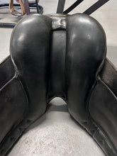 Load image into Gallery viewer, 17&quot; Lovatt &amp; Ricketts Dressage Saddle-Saddles-Consignment-Evolution Equestrian Co.
