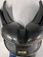 Load image into Gallery viewer, 17&quot; Lovatt &amp; Ricketts Dressage Saddle-Saddles-Consignment-Evolution Equestrian Co.
