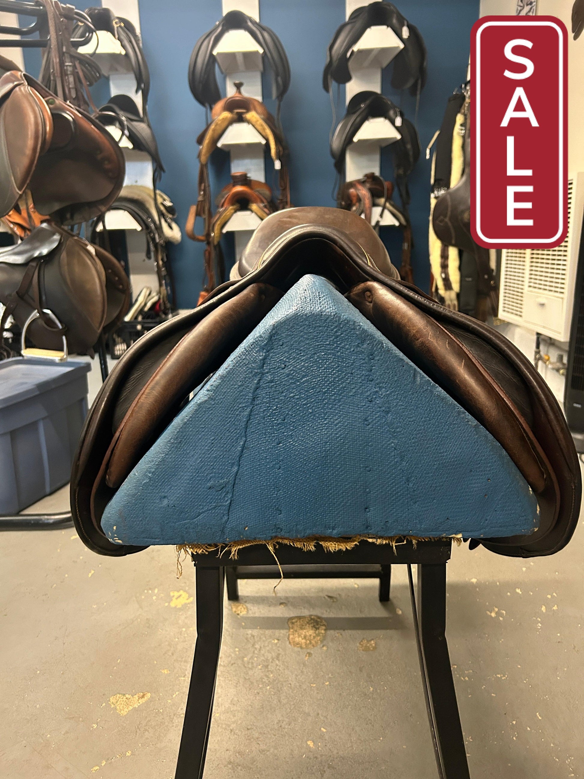 17" Luc Childeric FP 3.5A Saddle-Saddle-Consignment-Evolution Equestrian Co.