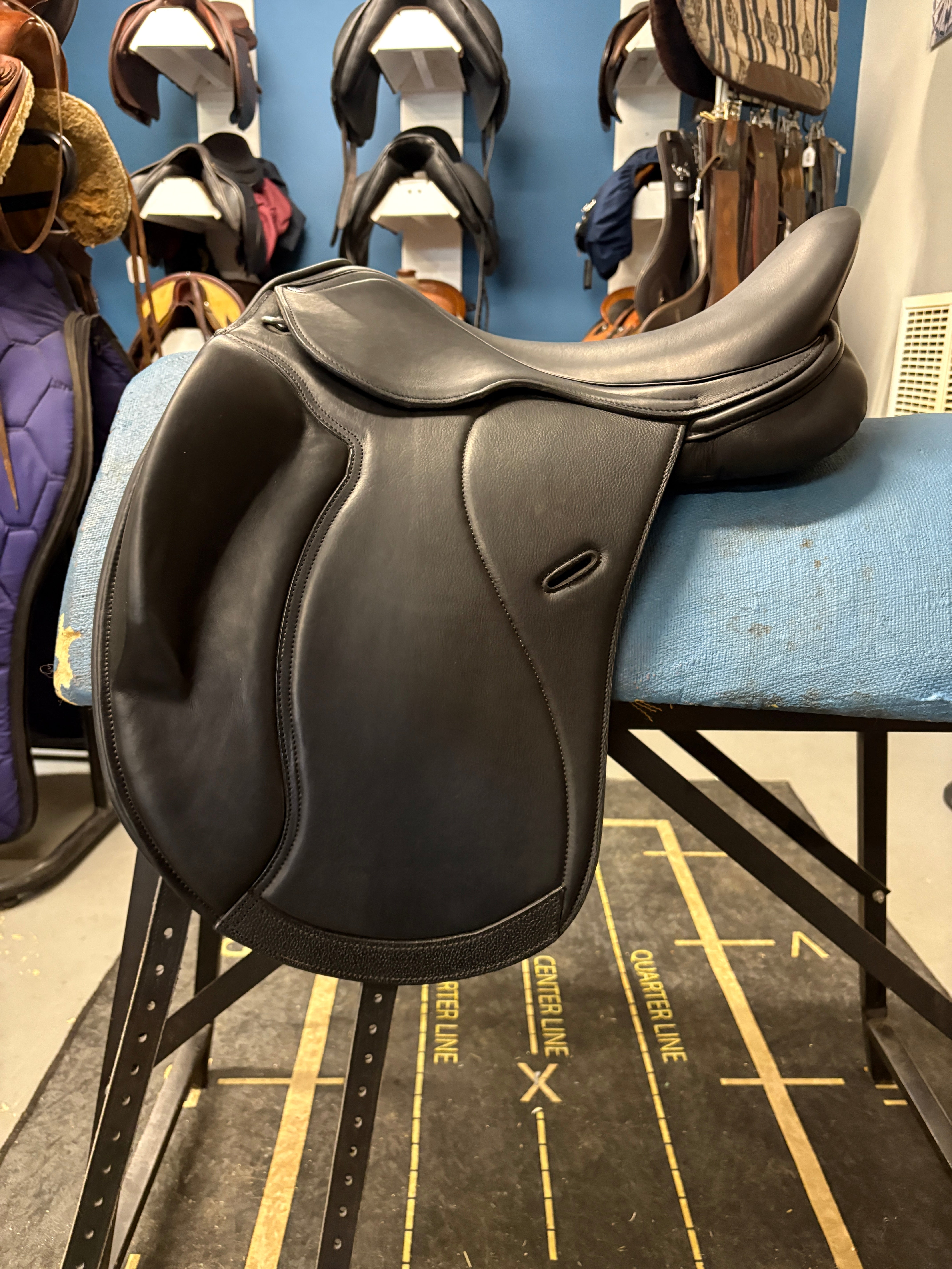 17.5" Cavaletti Monoflap Dressage Saddle-Saddle-Consignment-Evolution Equestrian Co.