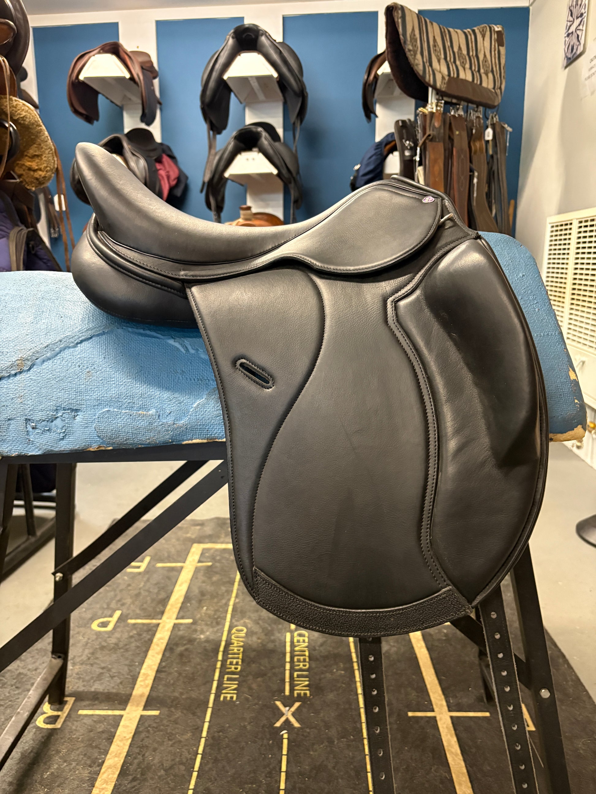 17.5" Cavaletti Monoflap Dressage Saddle-Saddle-Consignment-Evolution Equestrian Co.
