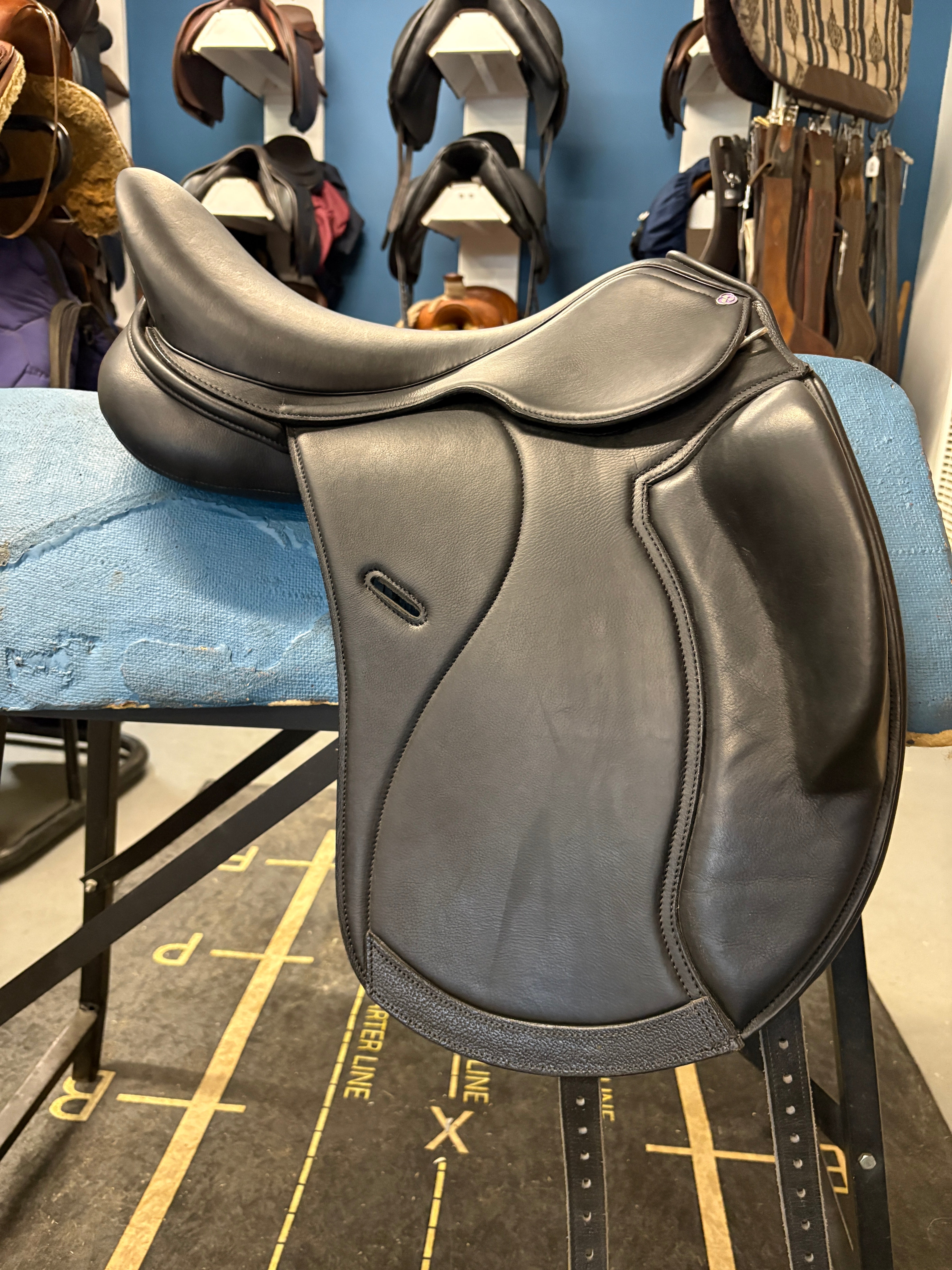 17.5" Cavaletti Monoflap Dressage Saddle-Saddle-Consignment-Evolution Equestrian Co.
