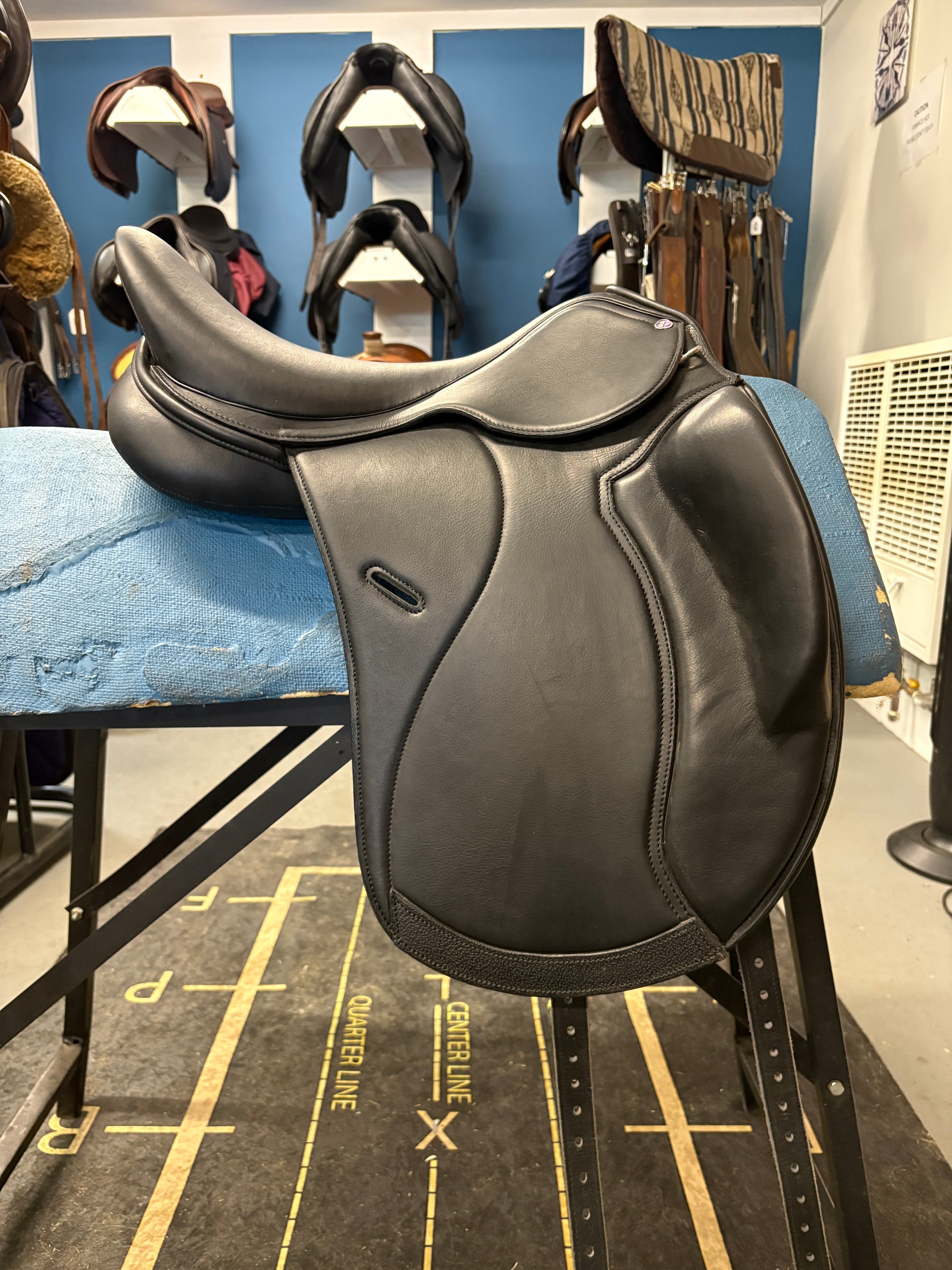 17.5" Cavaletti Monoflap Dressage Saddle-Saddle-Consignment-Evolution Equestrian Co.