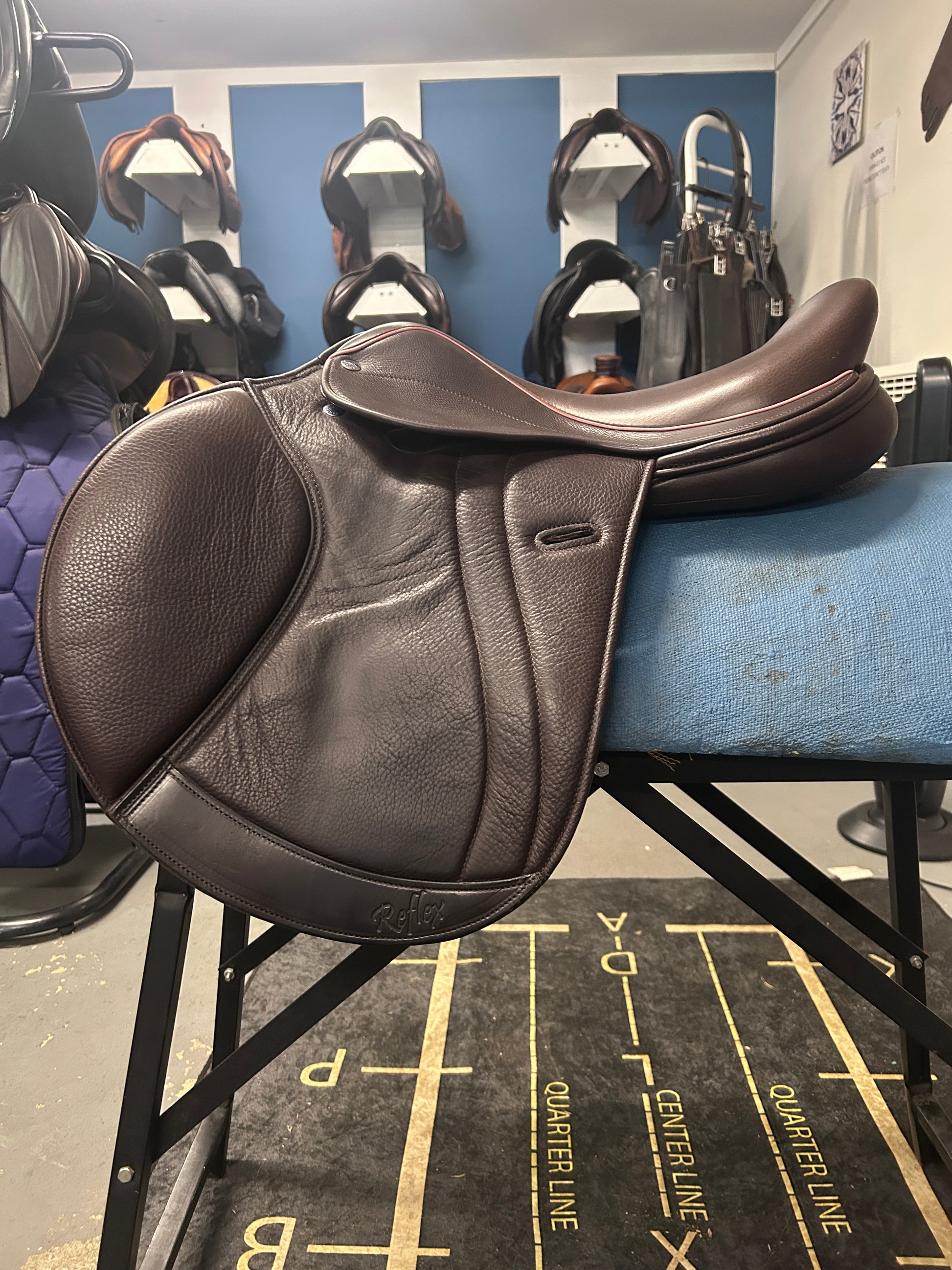 17.5" Frank Baines Reflex Close Contact Saddle-Saddle-Consignment-Evolution Equestrian Co.