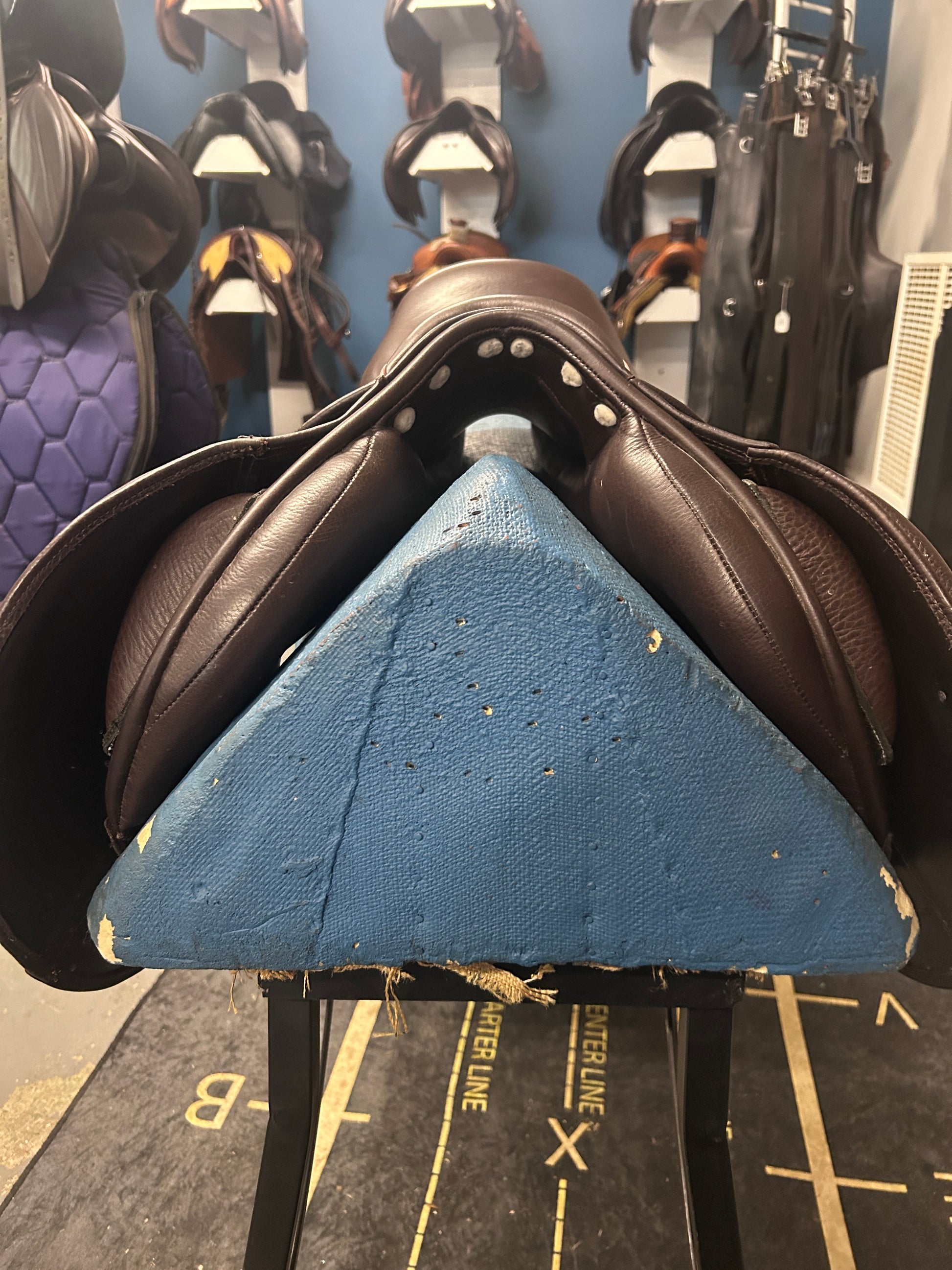 17.5" Frank Baines Reflex Close Contact Saddle-Saddle-Consignment-Evolution Equestrian Co.