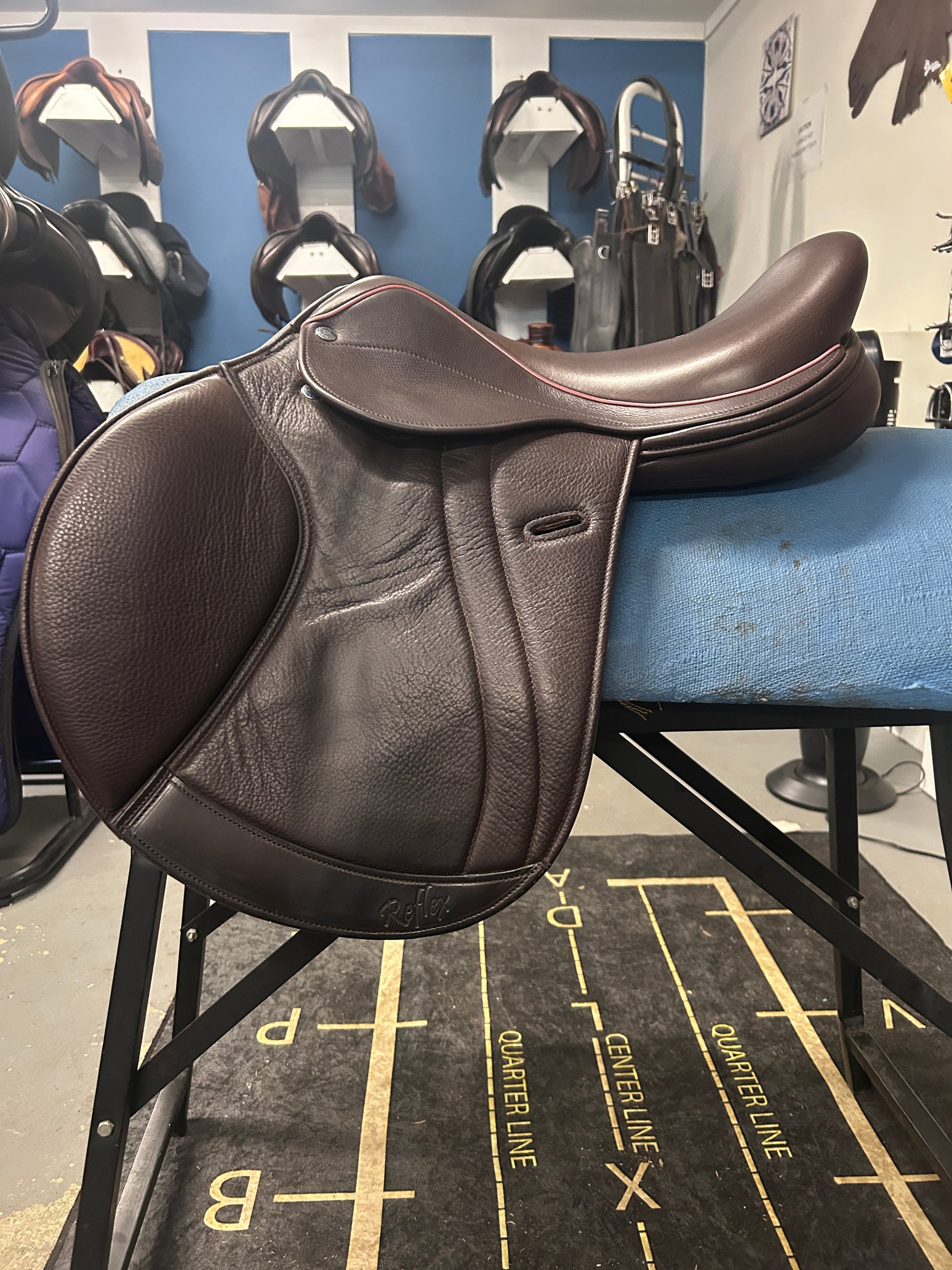 17.5" Frank Baines Reflex Close Contact Saddle-Saddle-Consignment-Evolution Equestrian Co.