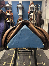 Load image into Gallery viewer, 17.5&quot; HDR Rivella Adjustable English Saddle-Saddle-Consignment-Evolution Equestrian Co.
