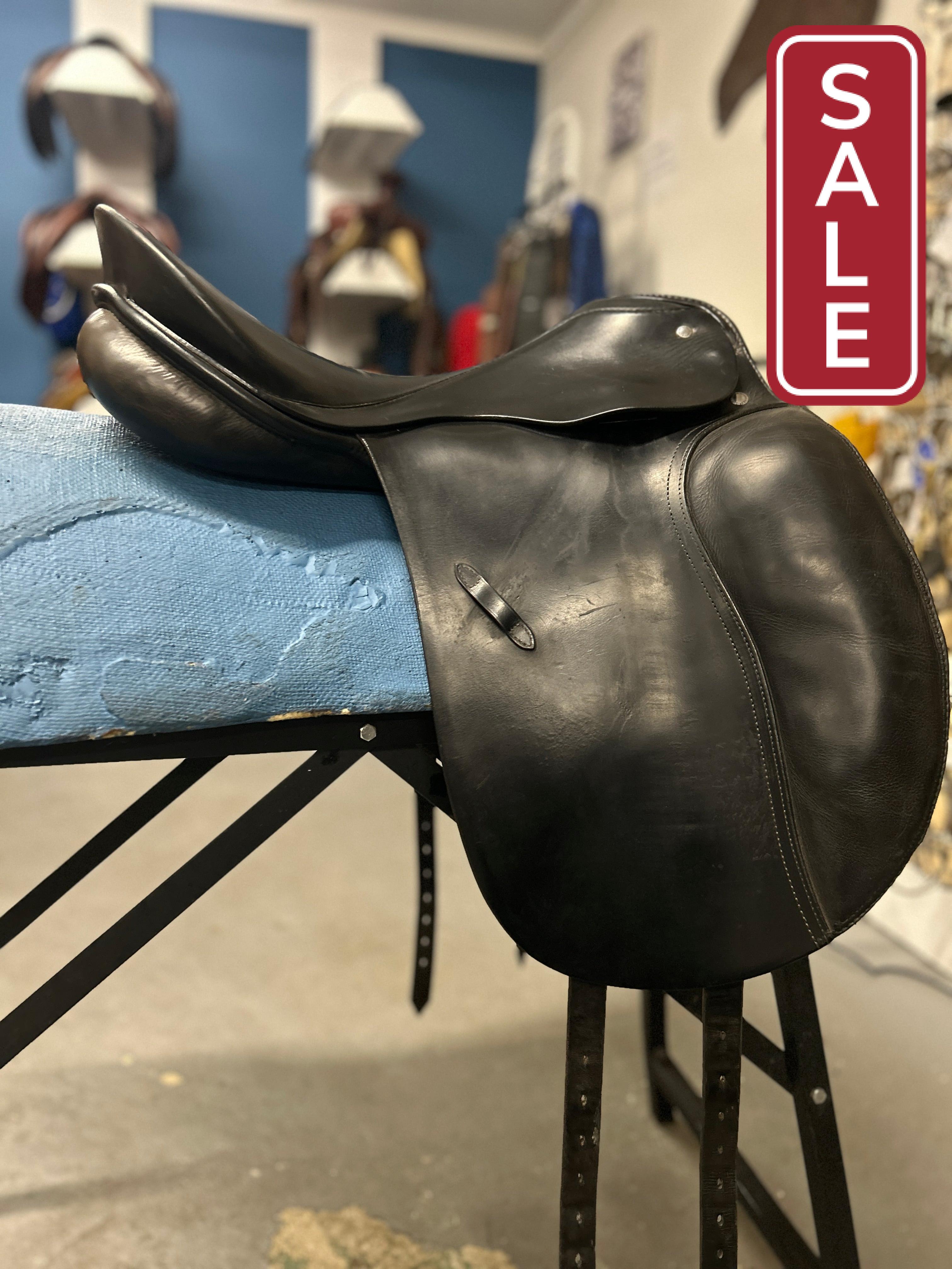 17.5" Passier Relevant Dressage Saddle-Saddle-Consignment-Evolution Equestrian Co.