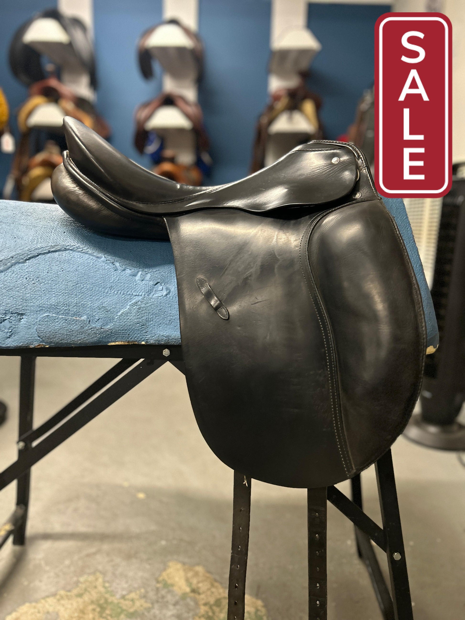17.5" Passier Relevant Dressage Saddle-Saddle-Consignment-Evolution Equestrian Co.