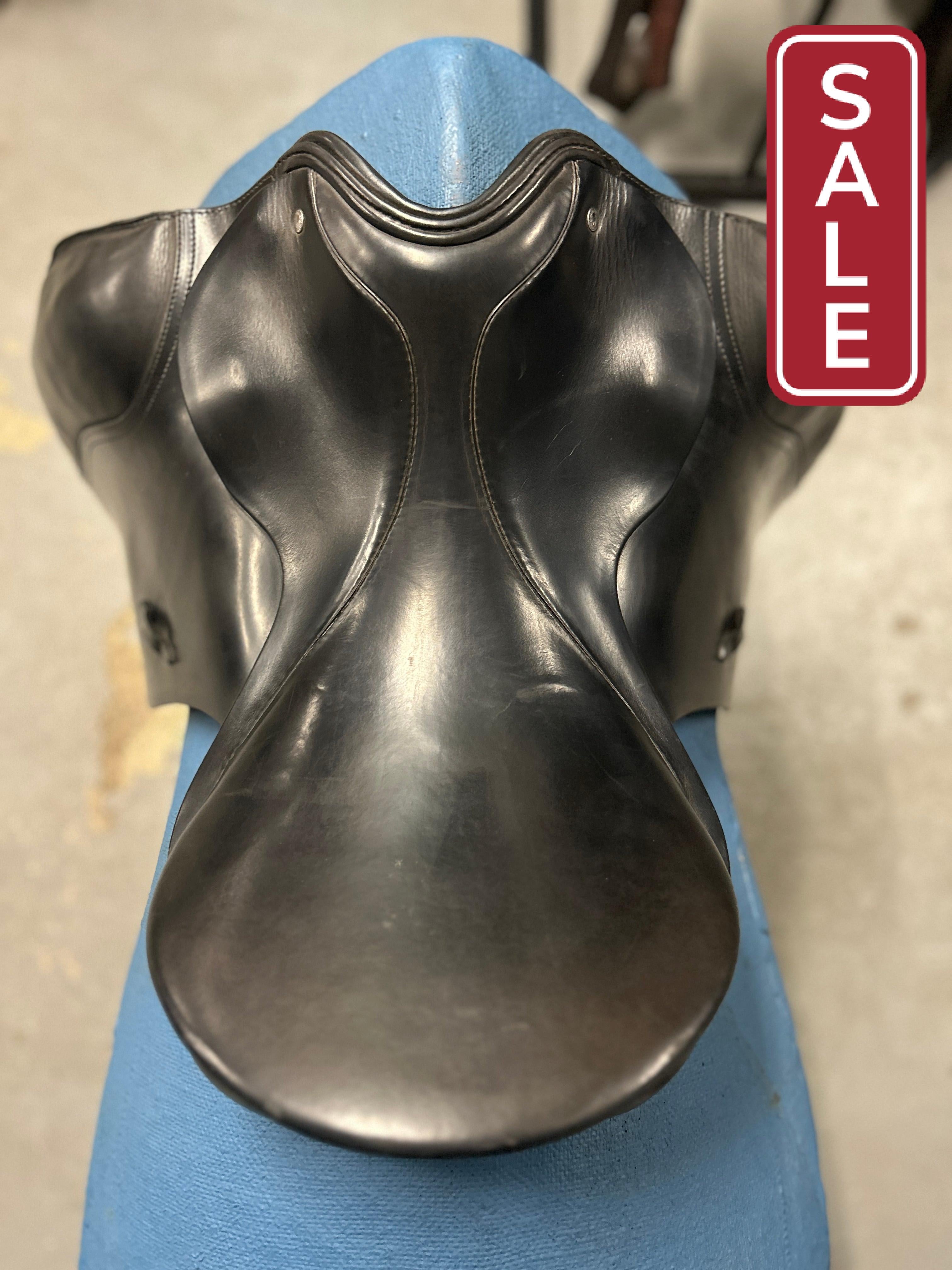 17.5" Passier Relevant Dressage Saddle-Saddle-Consignment-Evolution Equestrian Co.