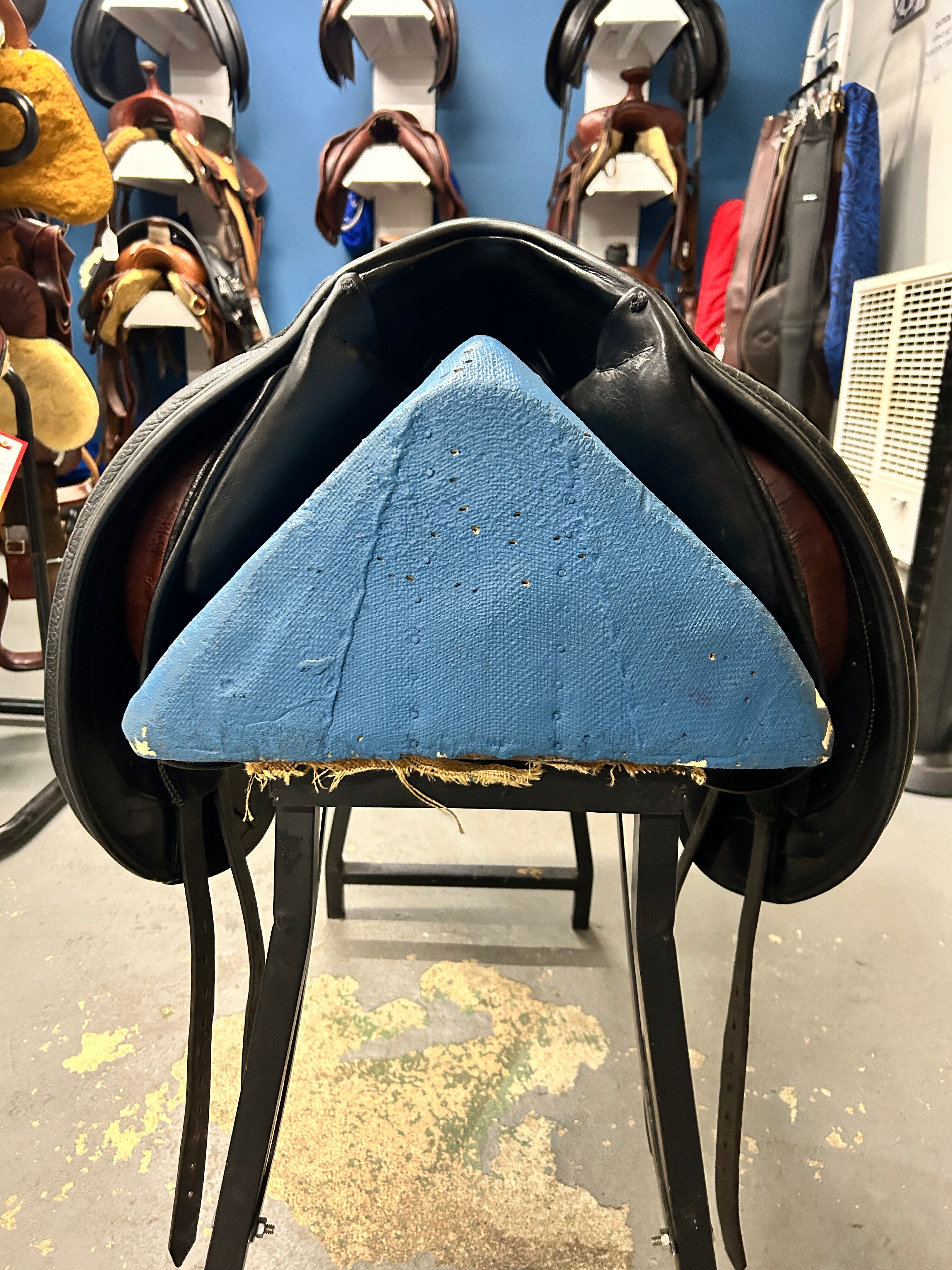17.5" Schleese Wave Dressage Saddle-Saddle-Consignment-Evolution Equestrian Co.