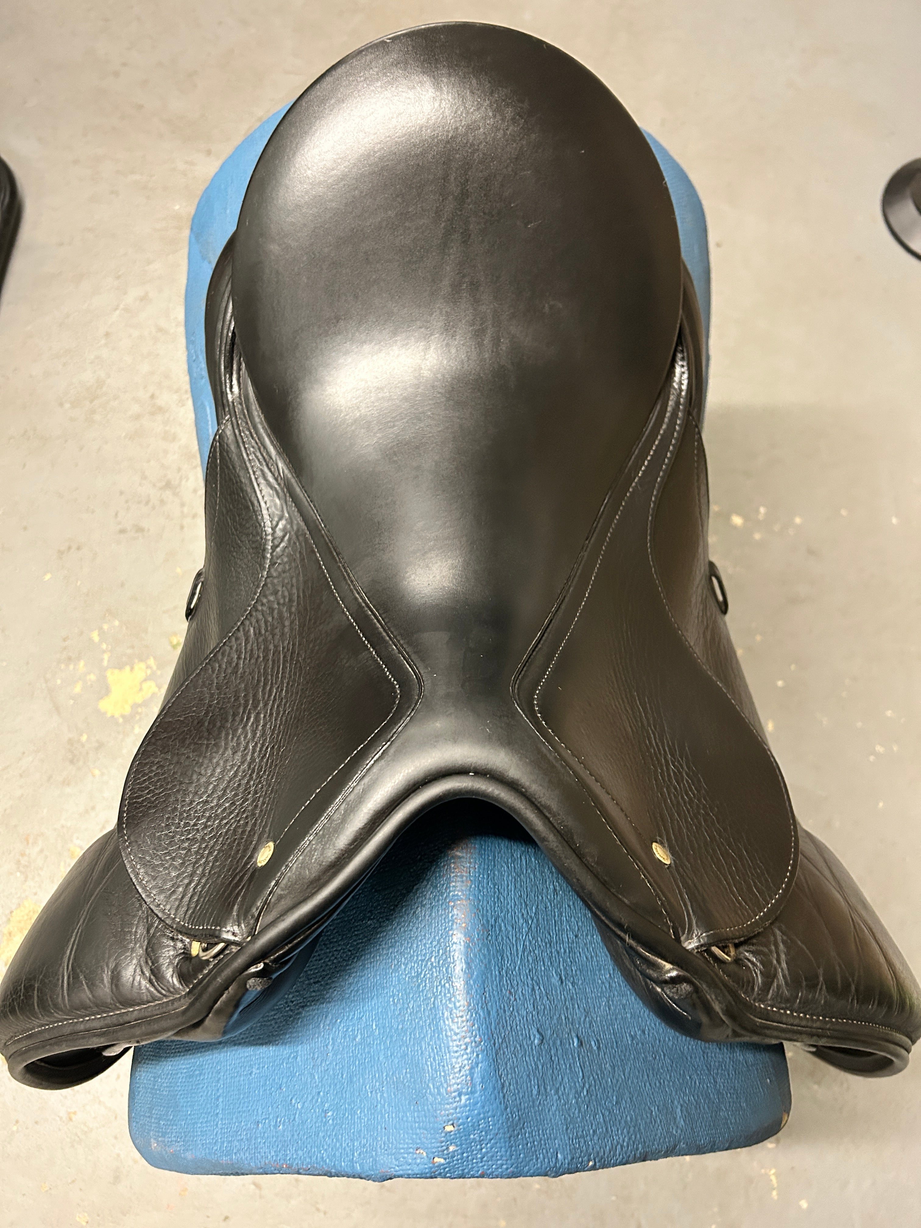 17.5" Schleese Wave Dressage Saddle-Saddle-Consignment-Evolution Equestrian Co.