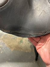 Load image into Gallery viewer, 17.5&quot; Stubben Roxanne Close Contact Saddle-Saddle-Consignment-Evolution Equestrian Co.
