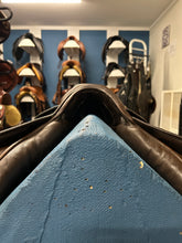 Load image into Gallery viewer, 17.5&quot; Stubben Roxanne Close Contact Saddle-Saddle-Consignment-Evolution Equestrian Co.
