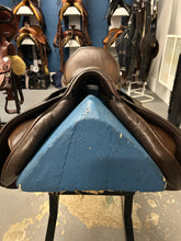 Load image into Gallery viewer, 17.5&quot; Stubben Roxanne Close Contact Saddle-Saddle-Consignment-Evolution Equestrian Co.
