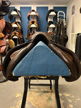 Load image into Gallery viewer, 17.5&quot; Stubben Roxanne Close Contact Saddle-Saddle-Consignment-Evolution Equestrian Co.
