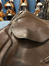 Load image into Gallery viewer, 17.5&quot; Stubben Roxanne Close Contact Saddle-Saddle-Consignment-Evolution Equestrian Co.
