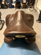 Load image into Gallery viewer, 17.5&quot; Stubben Roxanne Close Contact Saddle-Saddle-Consignment-Evolution Equestrian Co.
