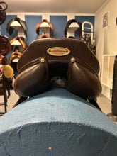 Load image into Gallery viewer, 17.5&quot; Stubben Roxanne Close Contact Saddle-Saddle-Consignment-Evolution Equestrian Co.
