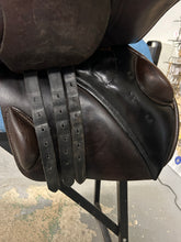 Load image into Gallery viewer, 17.5&quot; Stubben Roxanne Close Contact Saddle-Saddle-Consignment-Evolution Equestrian Co.
