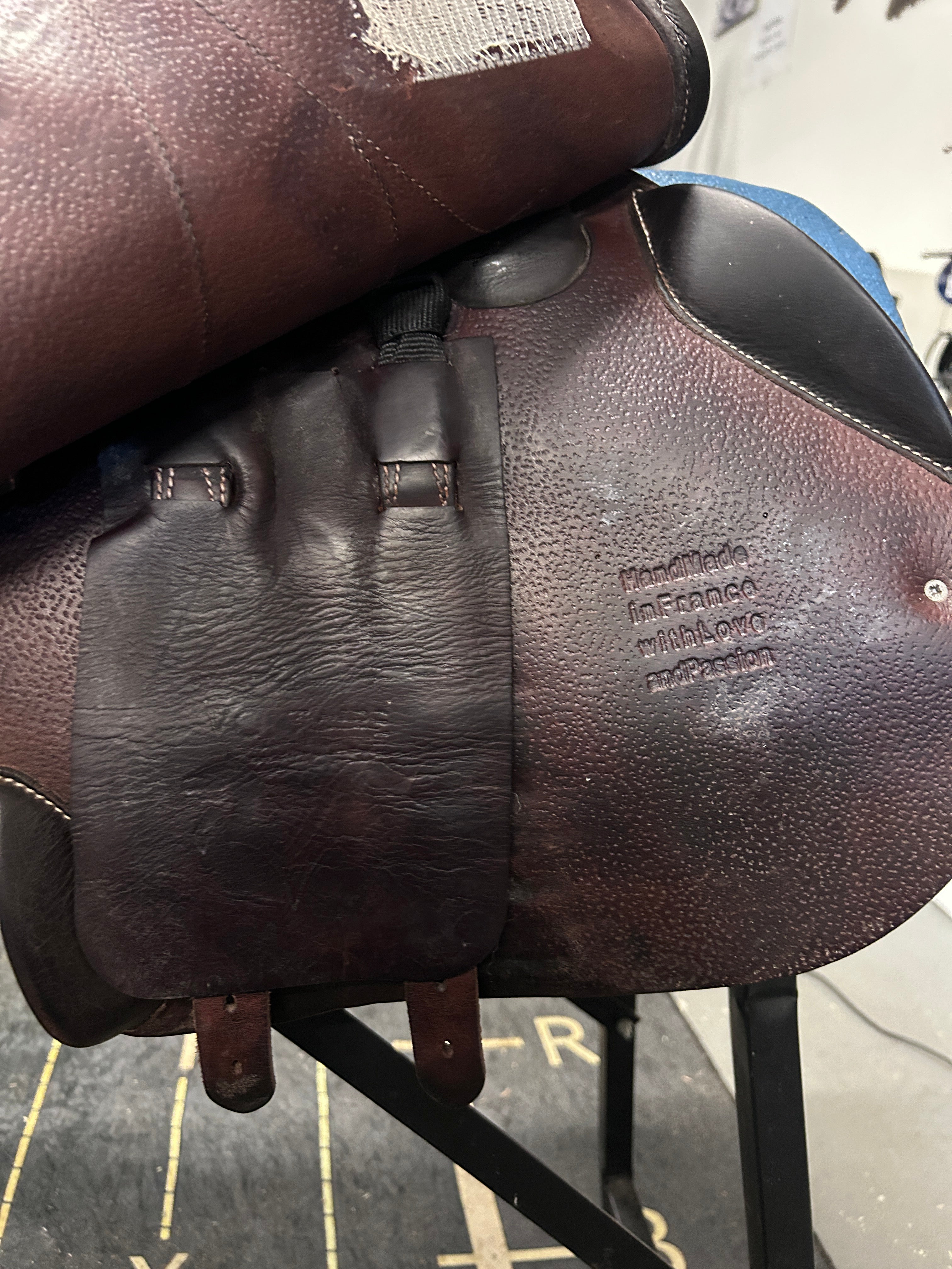 17.5" Voltaire Blue Infinite 3AA Close Contact Saddle-Saddle-Consignment-Evolution Equestrian Co.