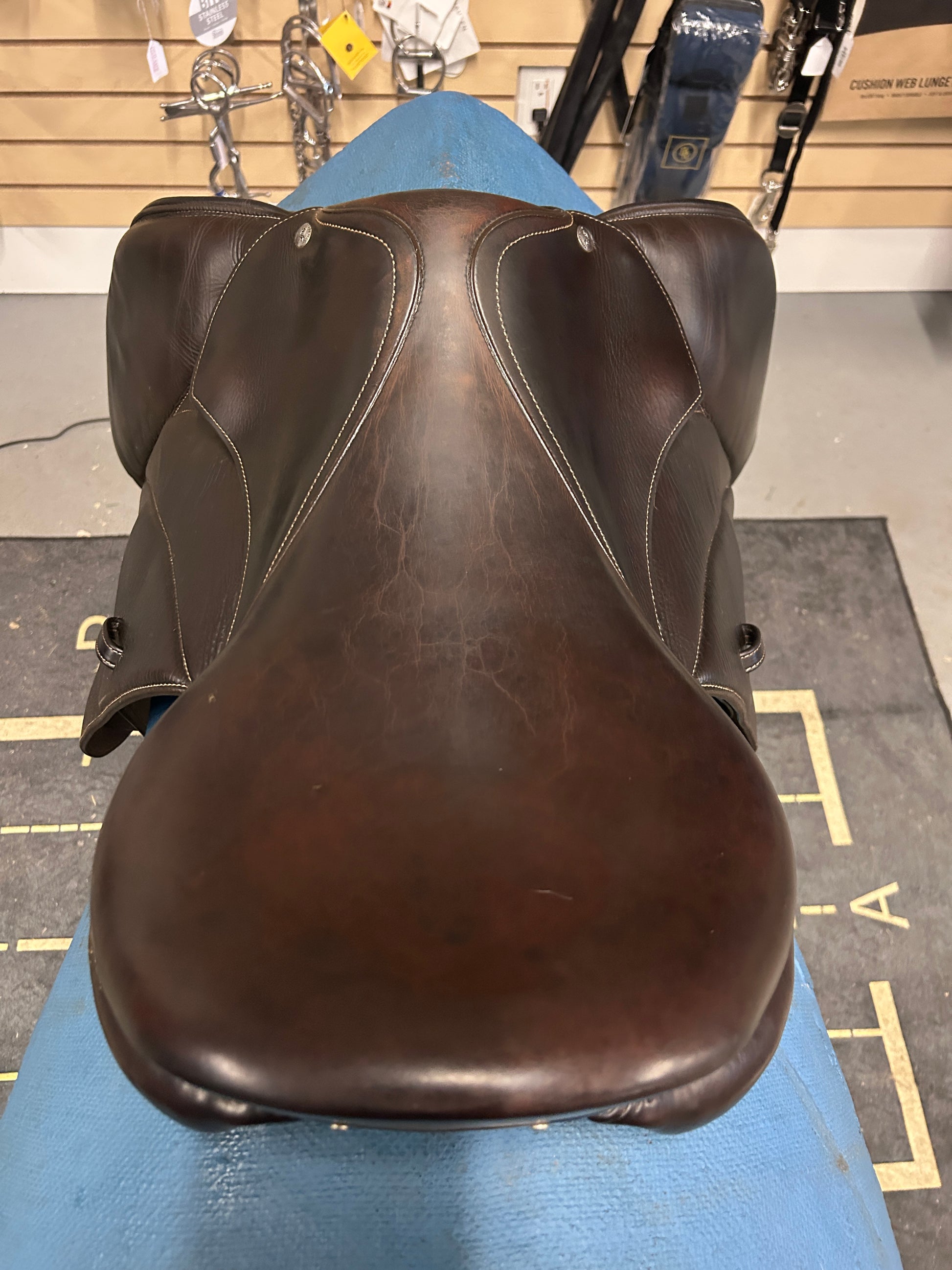 17.5" Voltaire Blue Infinite 3AA Close Contact Saddle-Saddle-Consignment-Evolution Equestrian Co.