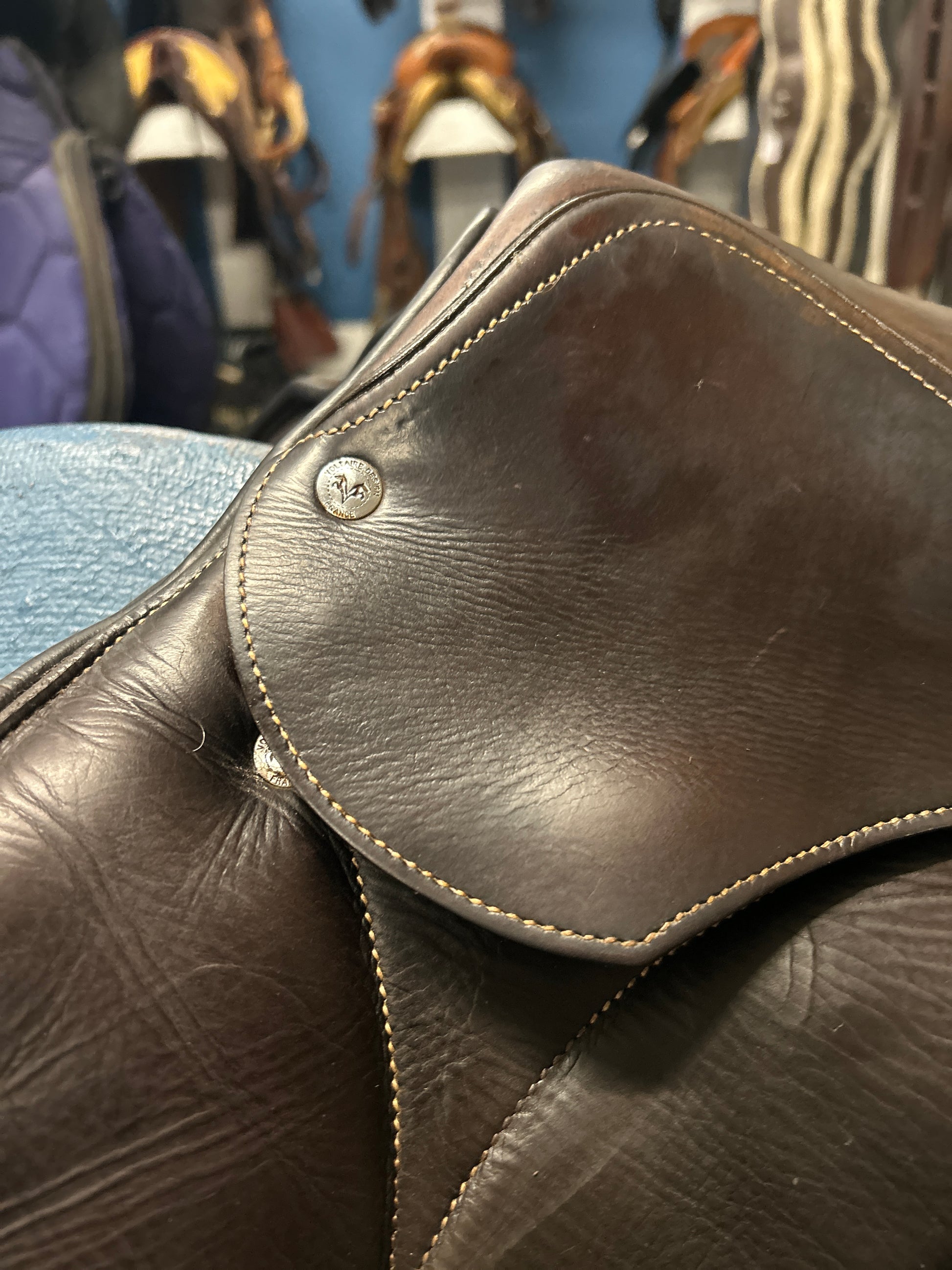 17.5" Voltaire Blue Infinite 3AA Close Contact Saddle-Saddle-Consignment-Evolution Equestrian Co.