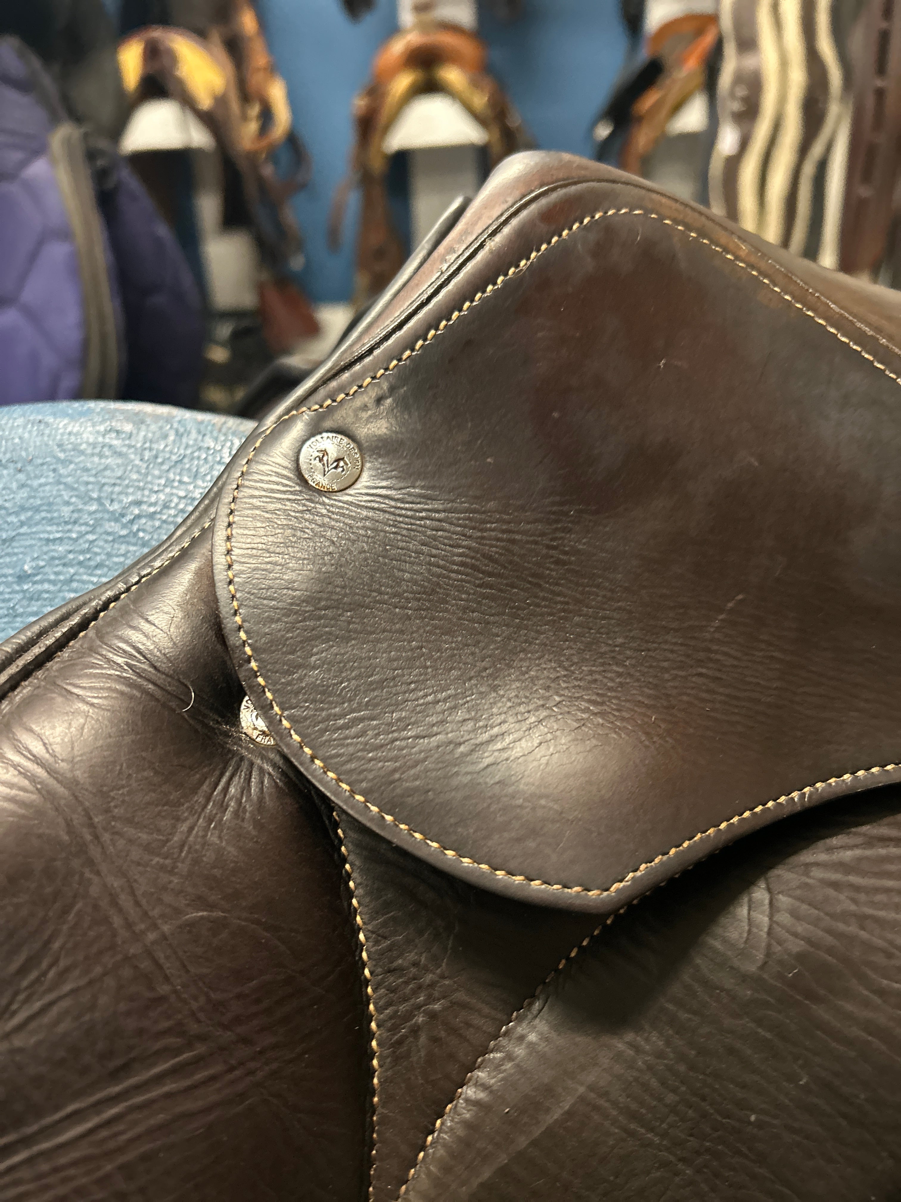 17.5" Voltaire Blue Infinite 3AA Close Contact Saddle-Saddle-Consignment-Evolution Equestrian Co.