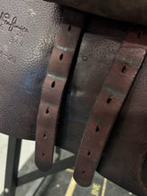 Load image into Gallery viewer, 17.5&quot; Voltaire Blue Infinite 3AA Close Contact Saddle-Saddle-Consignment-Evolution Equestrian Co.
