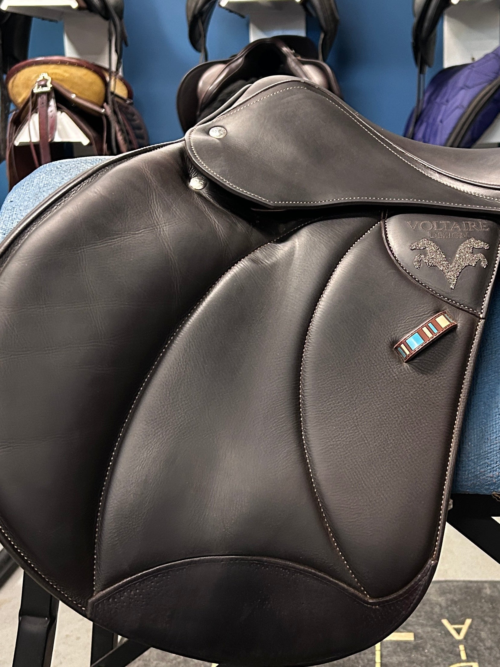 17.5" Voltaire Stuttgart 3A Close Contact Saddle-Saddle-Consignment-Evolution Equestrian Co.