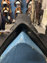 Load image into Gallery viewer, 17.5&quot; Wintec Pro Endurance Saddle-Saddle-Consignment-Evolution Equestrian Co.
