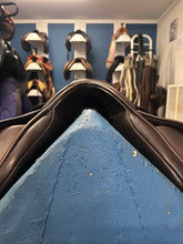 Load image into Gallery viewer, 18&quot; Albion Legend K2 Close Contact Saddle-Saddle-Consignment-Evolution Equestrian Co.
