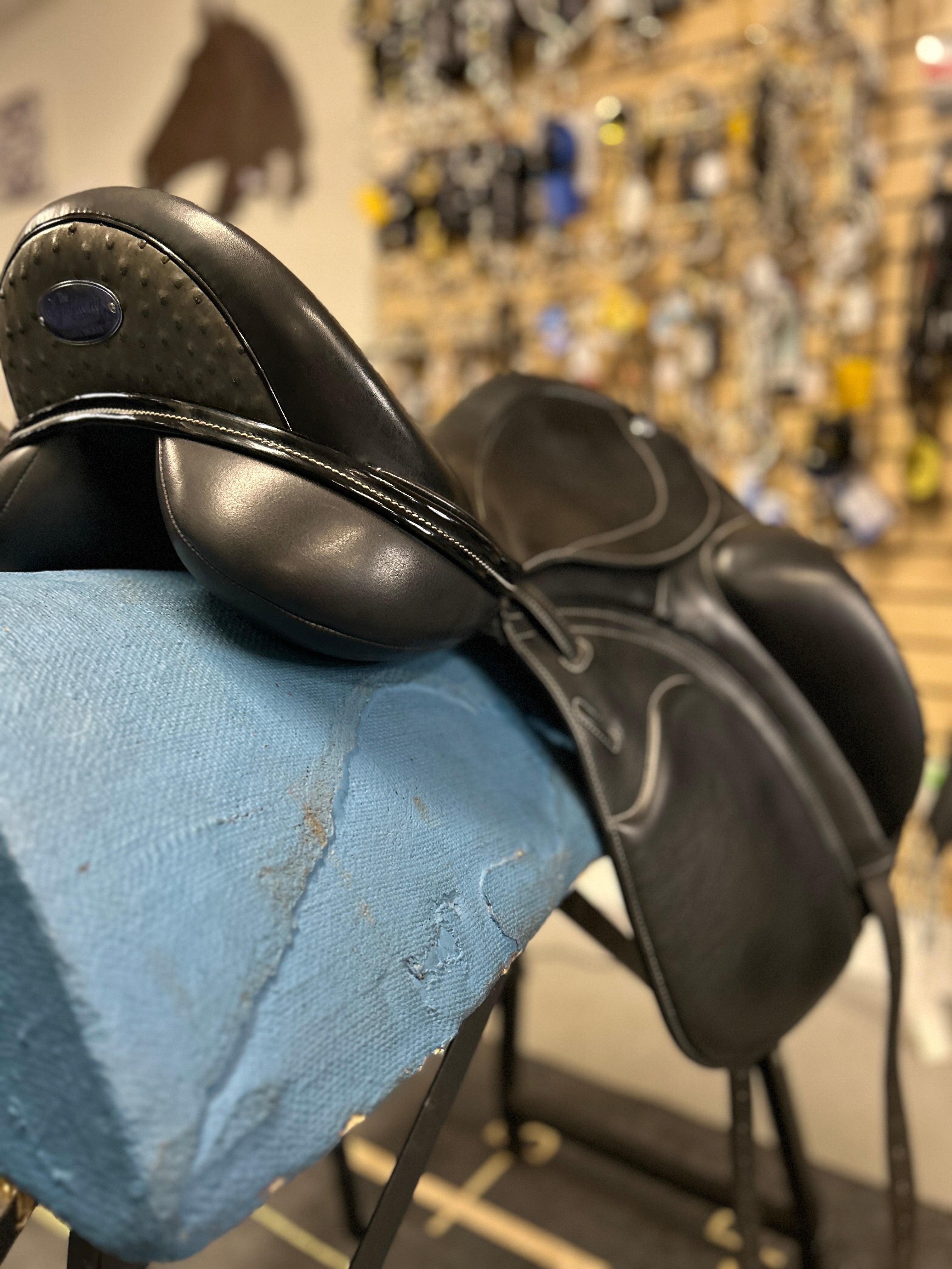 18" Frank Baines Adagio Dressage Saddle-Saddle-Consignment-Evolution Equestrian Co.