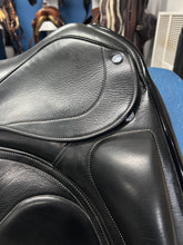 Load image into Gallery viewer, 18&quot; Frank Baines Adagio Dressage Saddle-Saddle-Consignment-Evolution Equestrian Co.
