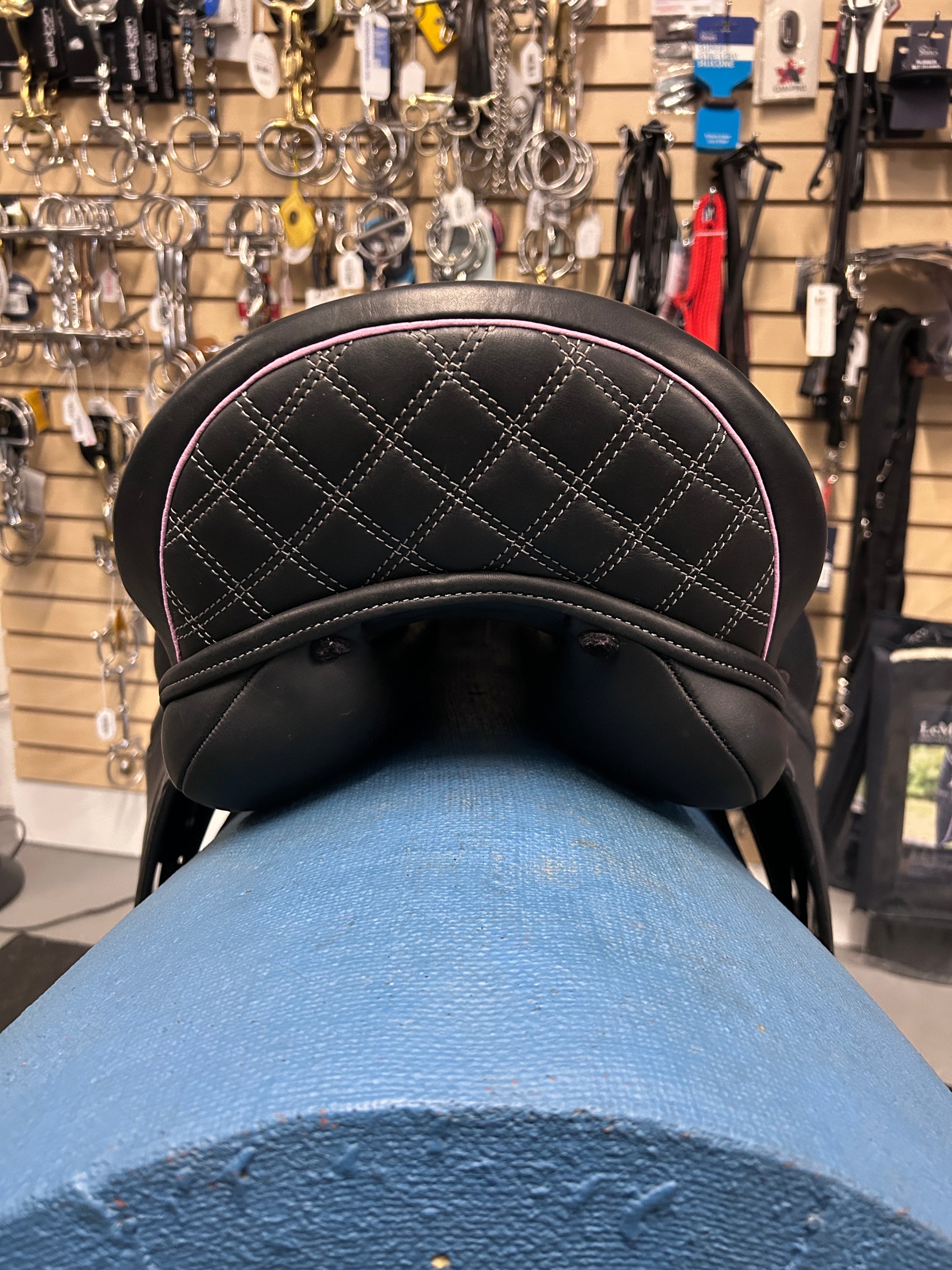 18" Lovas Legato Dressage Saddle-Saddle-Consignment-Evolution Equestrian Co.