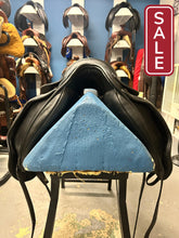 Load image into Gallery viewer, 18&quot; NSC Dressage Saddle-Saddle-Consignment-Evolution Equestrian Co.
