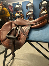 Load image into Gallery viewer, 18_CWD_SE02_English_Saddle
