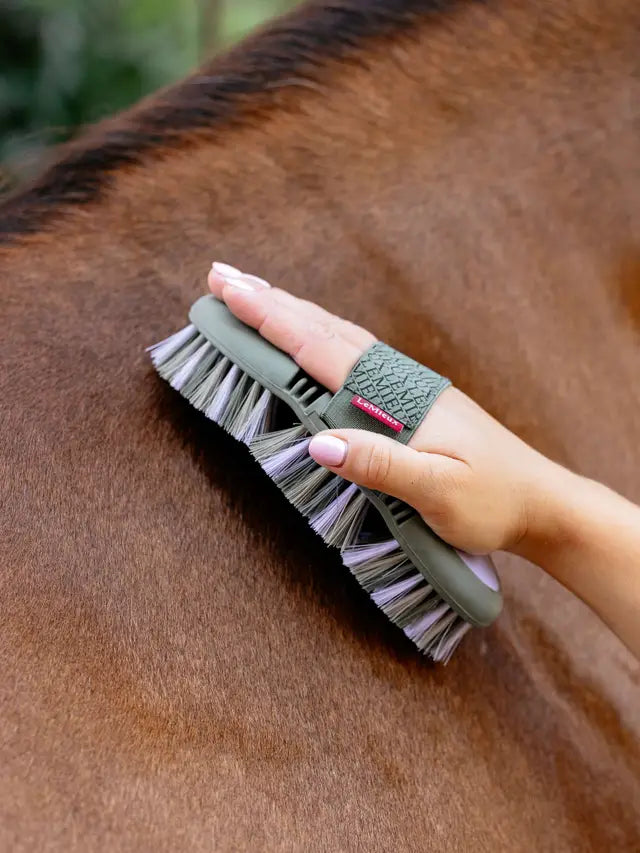 LeMieux Lilac Flexi Soft Body Brush