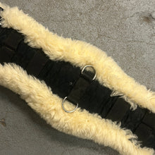 Load image into Gallery viewer, 22&quot; Natural Christ Sheepskin Dressage Girth-English Girth-Consignment-Evolution Equestrian Co.
